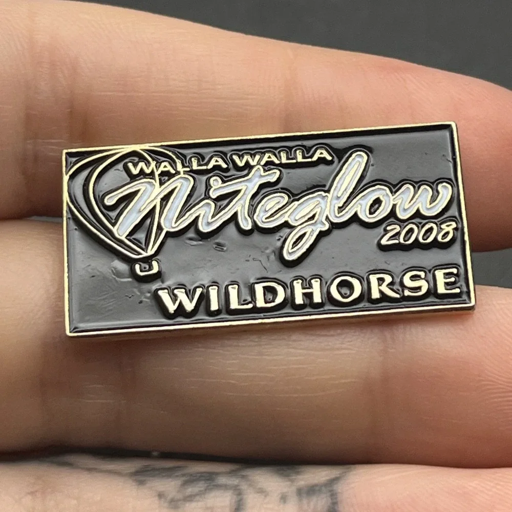 Walla Walla Niteglow 2008 Wildhorse Lapel Hat‎ Pin